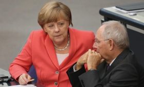 Экс-министр финансов Германии рассказал о попытке сместить Меркель
