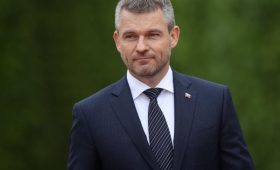 Избранный президент пообещал оставить Словакию «на стороне мира»