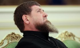 Кадыров призвал чиновников оплатить долги чеченцев в магазинах